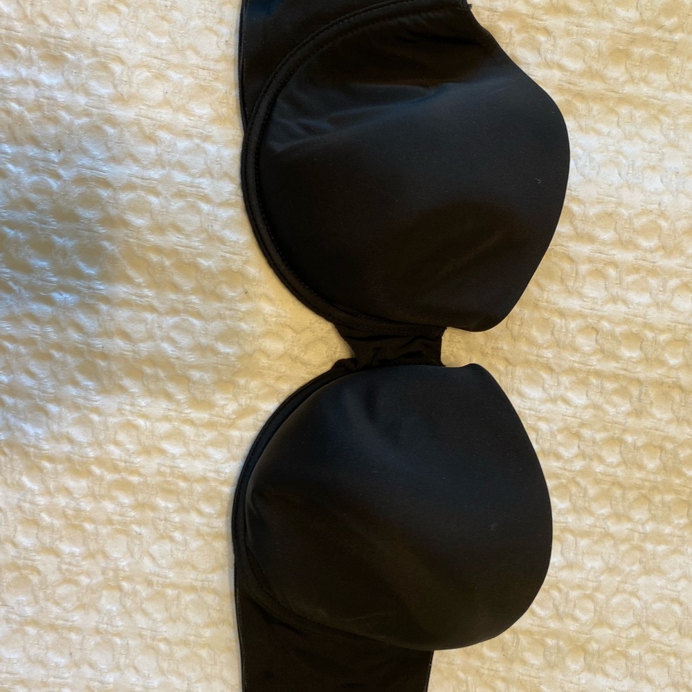 Victoria’s Secret lined strapless bra